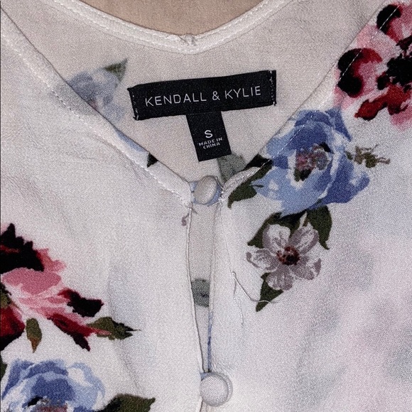 Kendall & Kylie Floral Tank top w/ Sleeves, Small - Picture 2 of 3